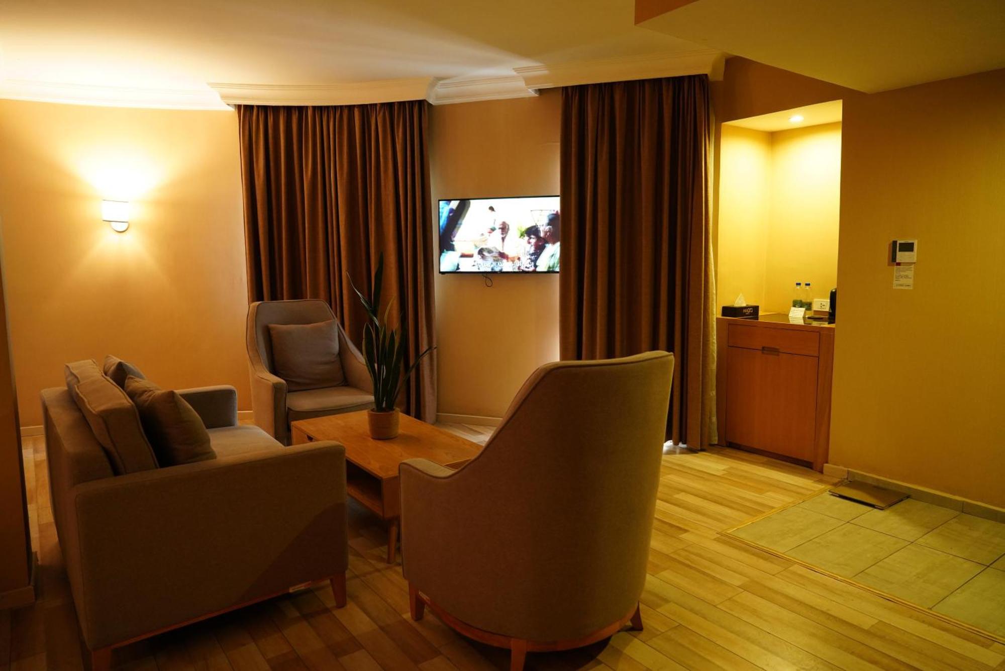 Mado Hotel Addis Ababa Exterior photo