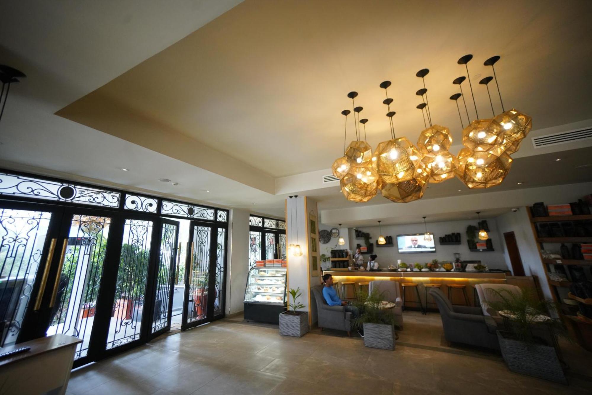 Mado Hotel Addis Ababa Exterior photo
